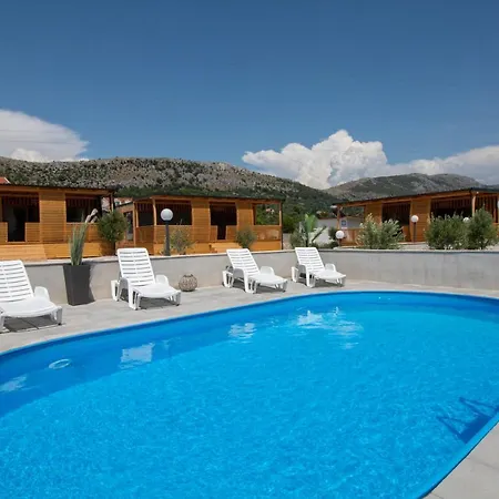 Camp Ante-gojko Village de vacances *